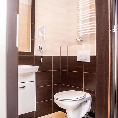 Artur ホテル オシフィエンチム