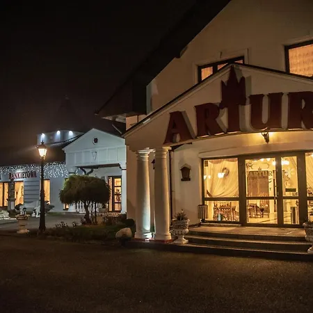 Artur 3*